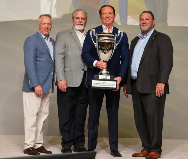 Mack-2023-Dealer-of-the-Year-Jon-600x507